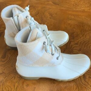 Sperry Lace-Up Duck Boots